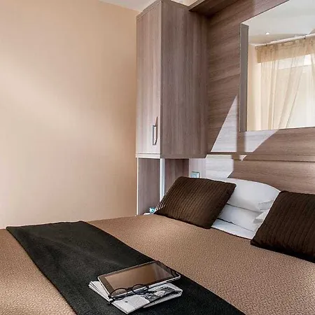 Πανσιόν Catone Vatican 4*